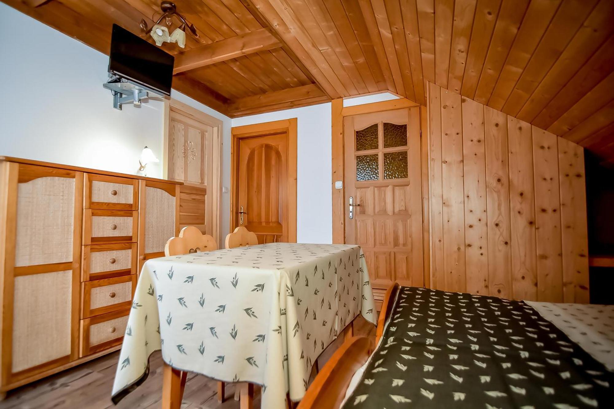 Willa Pod Orlem Jacuzzi Sauna コシチェリスコ エクステリア 写真
